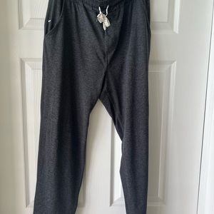 Mens Vuori heather grey sweat pants size L